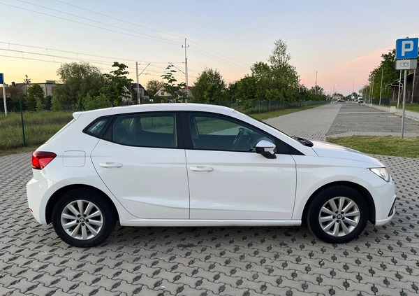 Seat Ibiza cena 41500 przebieg: 120300, rok produkcji 2018 z Pisz małe 121